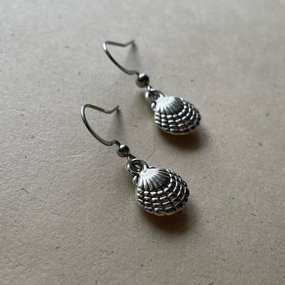 Silver Shell Dangle Earrings - Picture 3 of 5